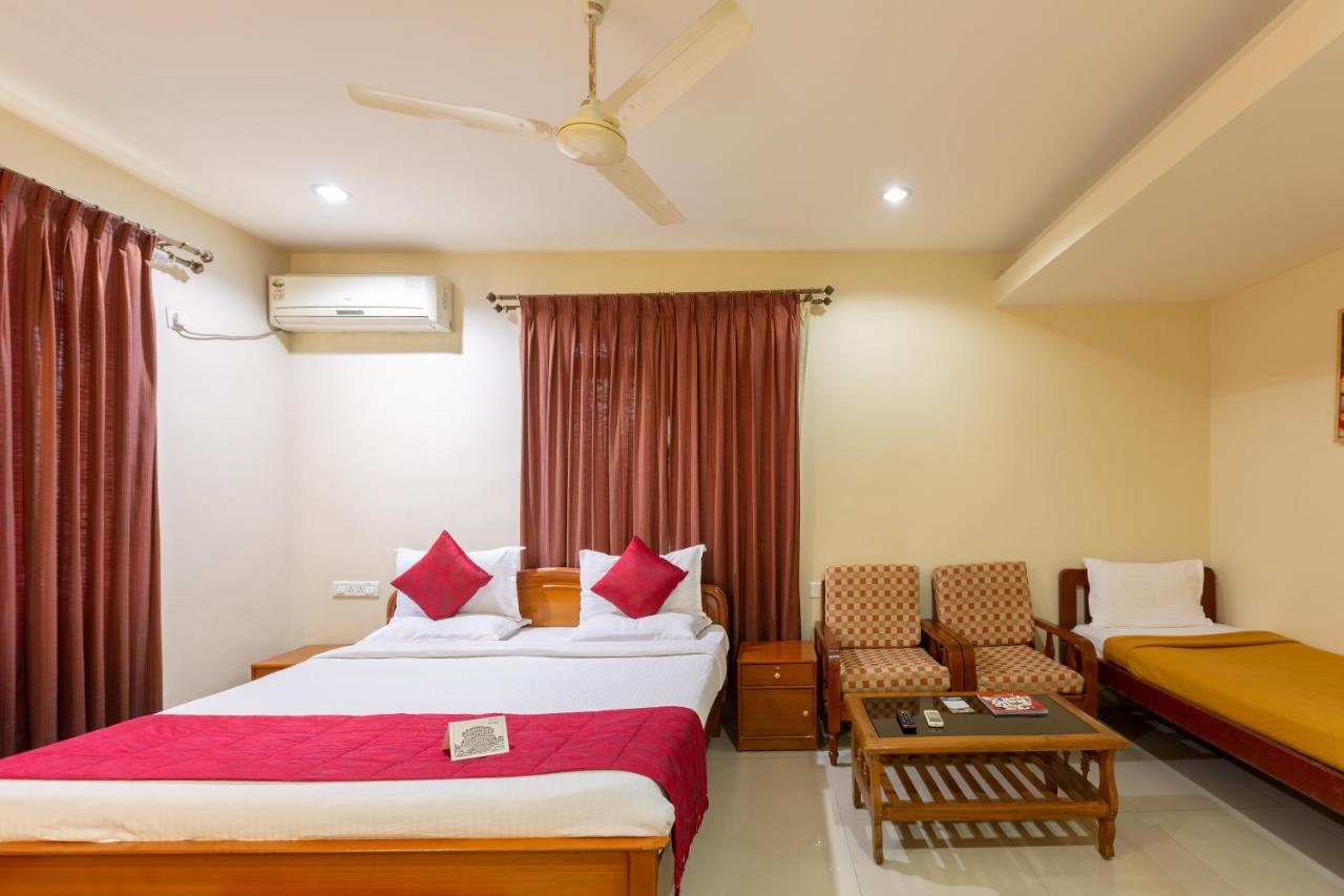 Kstdc Hotel Mayura Velapuri Belur エクステリア 写真